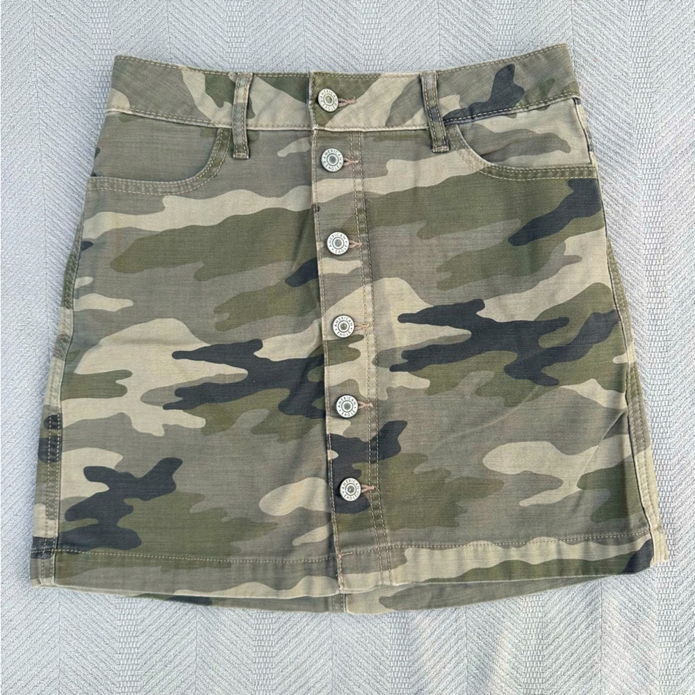 American Eagle hi-rise aline camo skirt